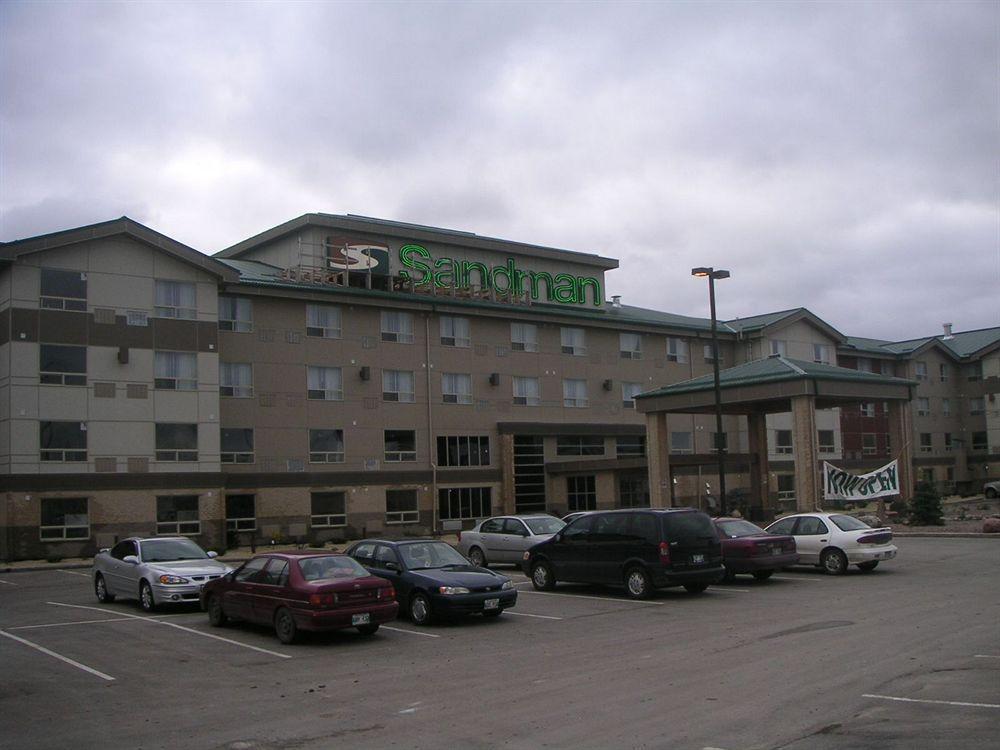 Sandman Hotel & Suites Winnipeg Airport Exterior photo