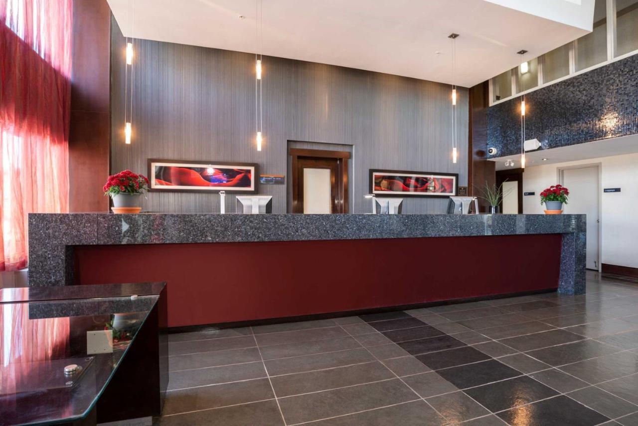 Sandman Hotel & Suites Winnipeg Airport Exterior photo