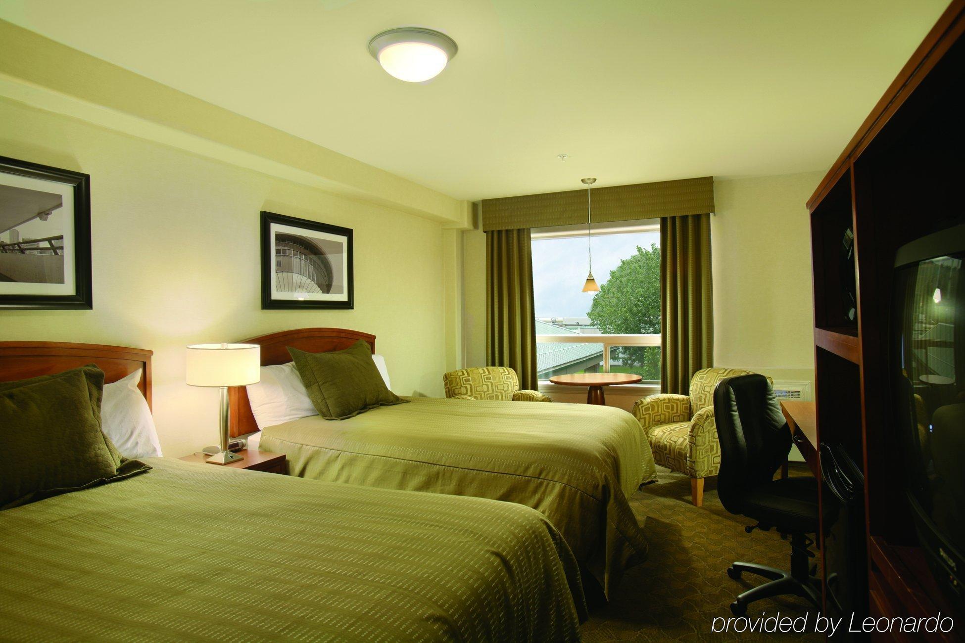 Sandman Hotel & Suites Winnipeg Airport Room photo